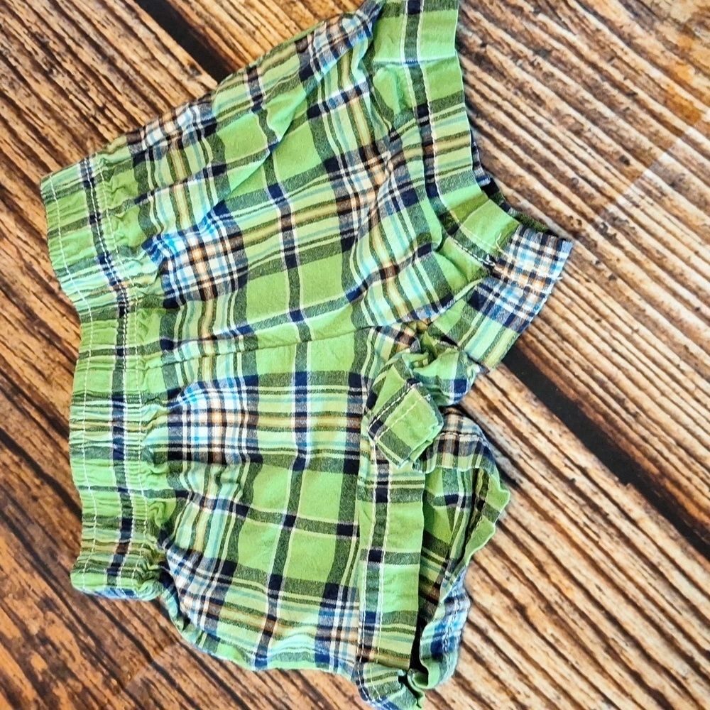 CARTER'S 6 MONTH BOYS GREEN PLAID SHORTS